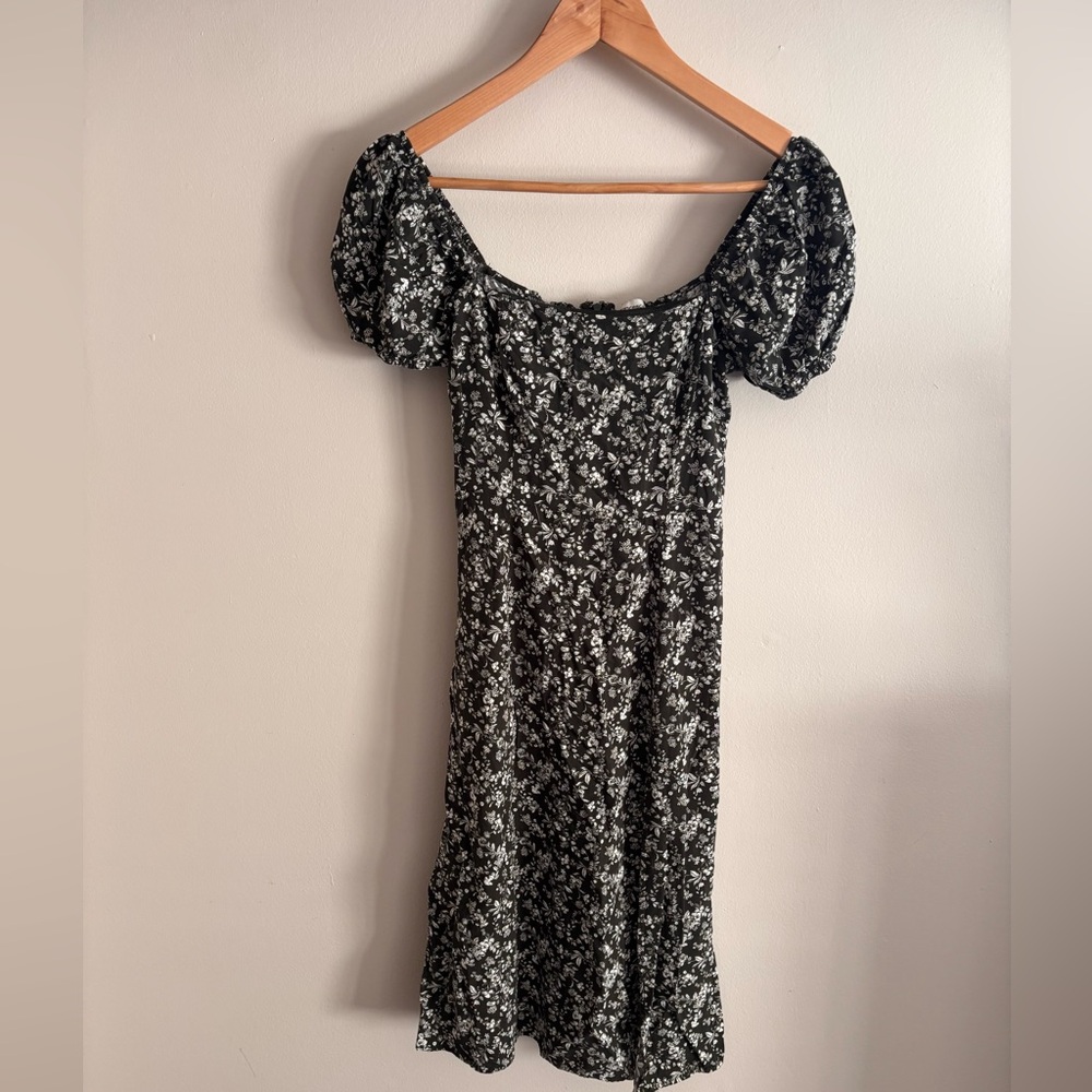 Francesca's Collections Dark Green Floral Midi Dress